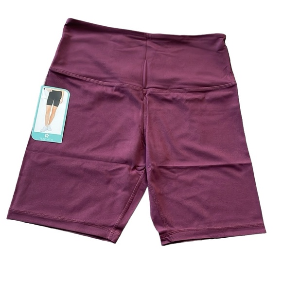 Tuff Veda - Women’s Active Short - Picture 5 of 5